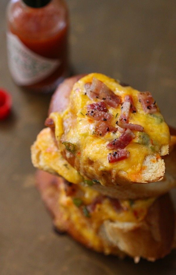 five minute pimento cheese melts with crispy bacon