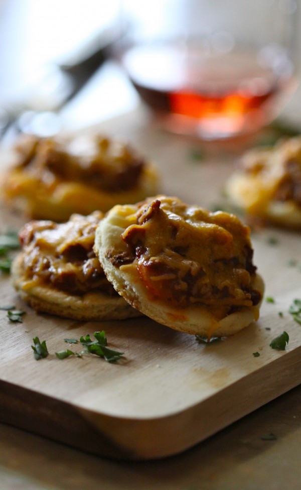 mini sloppy joe naan pizzas  www.climbinggriermountain.com