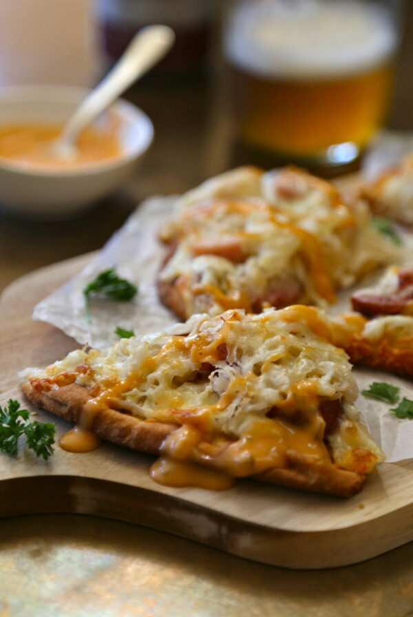 cheesy naan reuben pizzas with thousand island drizzle www.climbinggriermountain.com