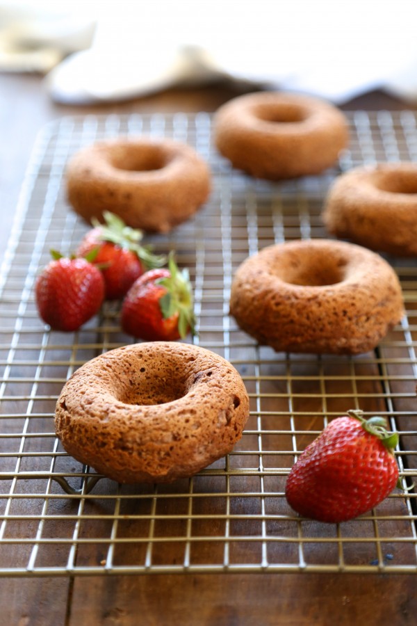 neapolitan baked doughnuts