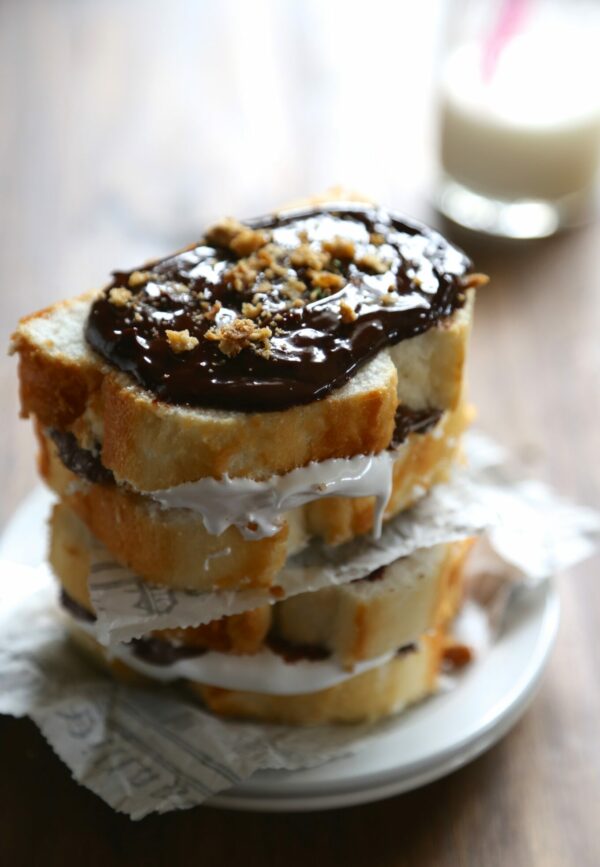 nutella s'more angel food cake sammies with marshmallow frosting www.climbinggriermountain.com
