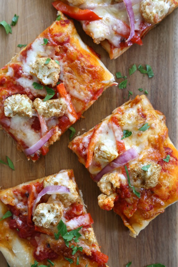 Harissa Pizza with Moroccan Spiced Cauliflower & Red Peppers www.climbinggriermountain.com