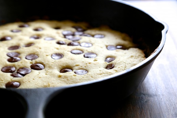 dark chocolate chip pancake skillet with kahula whipped cream