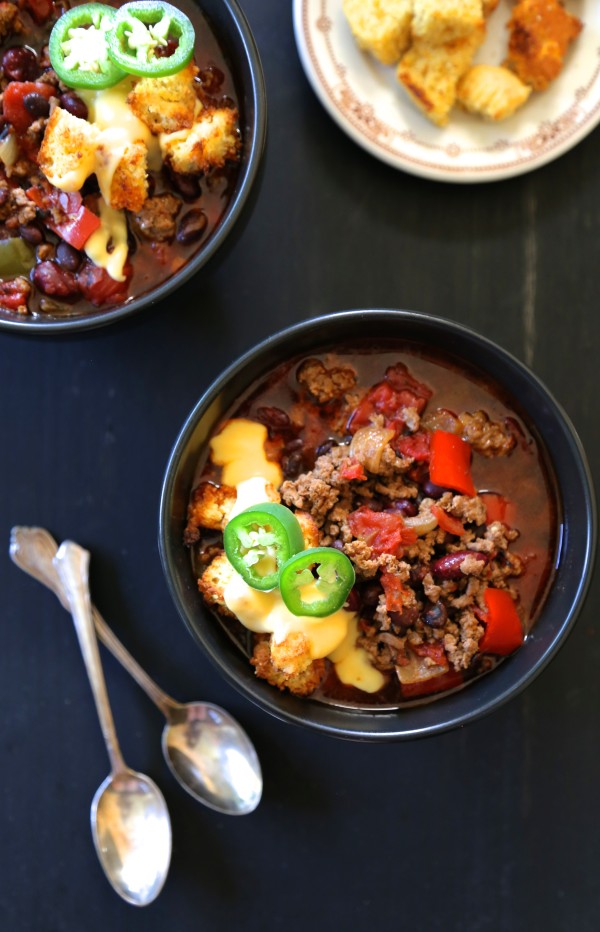 slow cooker tijuana chili with jalapeno cornbread croutons & queso www.climbinggriermountain.com