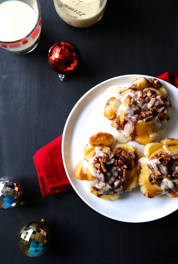 easy mini monkey bread muffins with eggnog icing