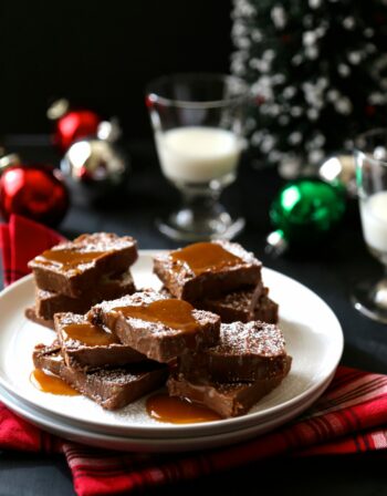 easy five minute fudge with gingerbread marshmallows & caramel sauce