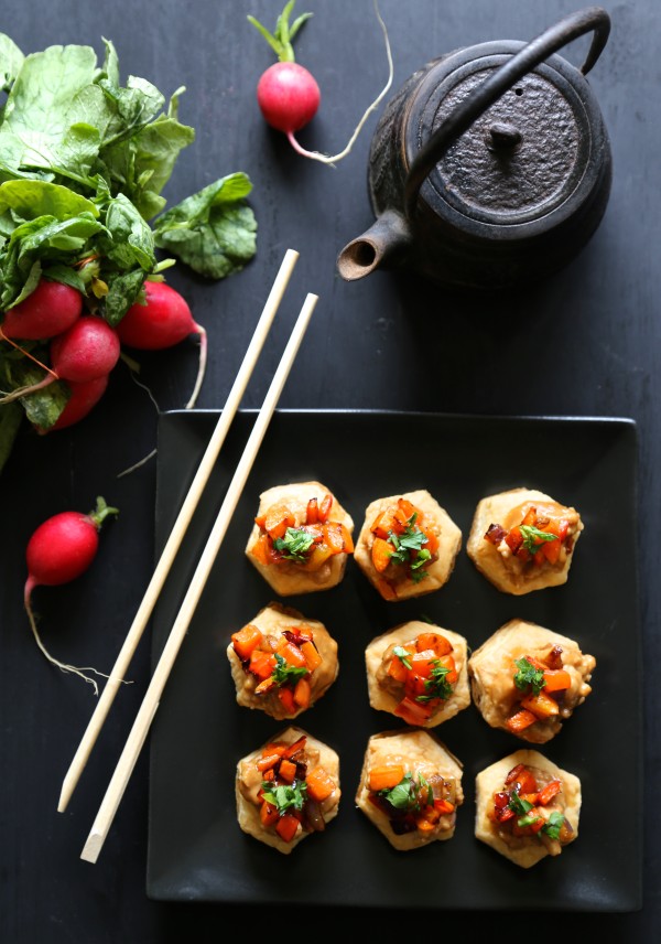 spicy asian chicken puff pastry bites with hoisin peanut sauce www.climbinggriermountain.com