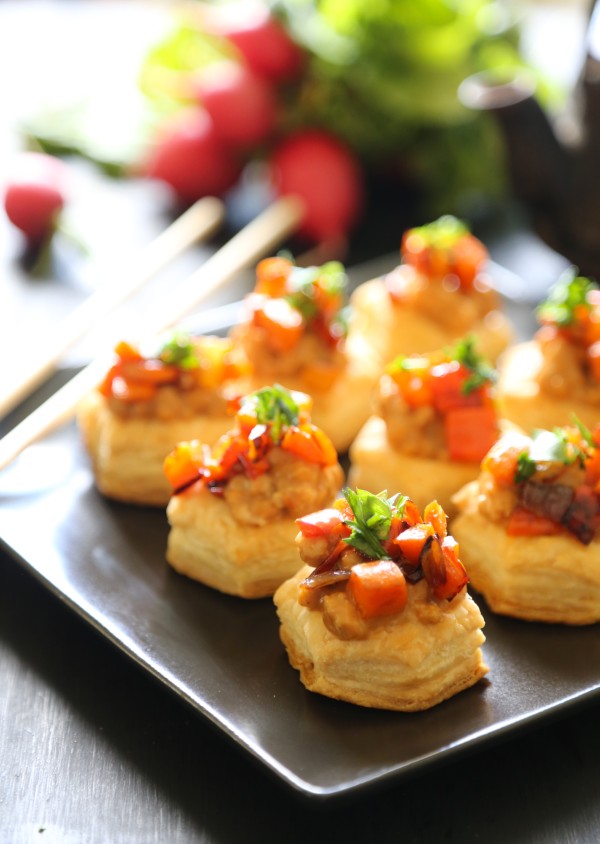 spicy asian chicken puff pastry bites with hoisin peanut sauce www.climbinggriermountain.com