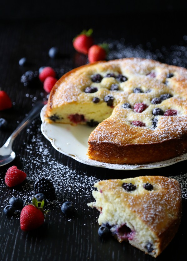easy ricotta cake with fresh berries www.climbinggriermountain.com