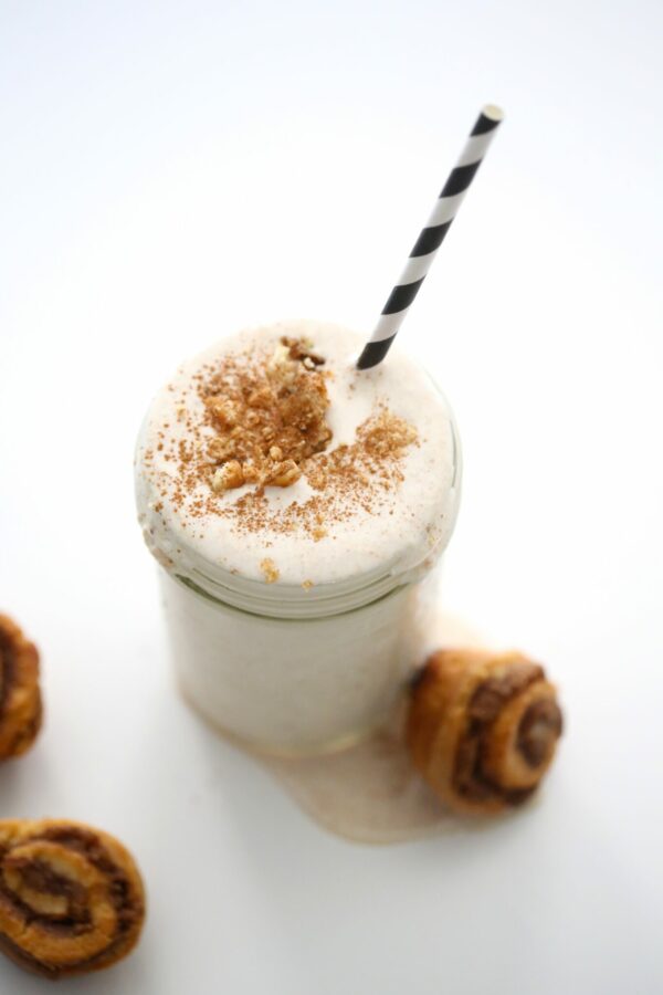 five minute cinnamon roll milkshake www.climbinggriermountain.com I