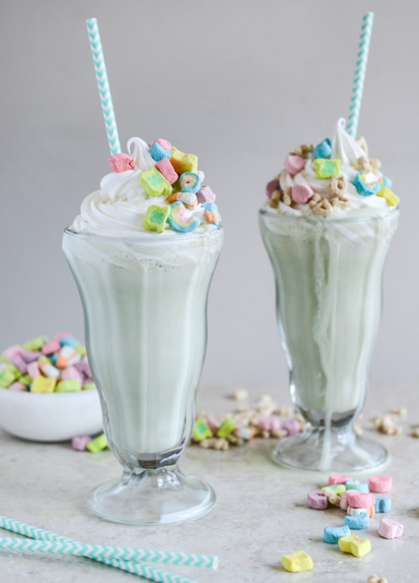 lucky-charms-milkshake-I-howsweeteats.com-4