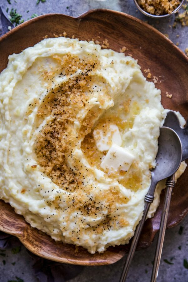 Easy Mashed Potatoes with Crunchy Potato Chip Topping