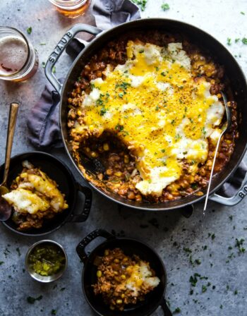 cheeseburger shepherd's pie in a skillet