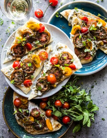 Za'atar Spiced Tomatoes & Chickpea Flatbread www.climbinggriermountain.com