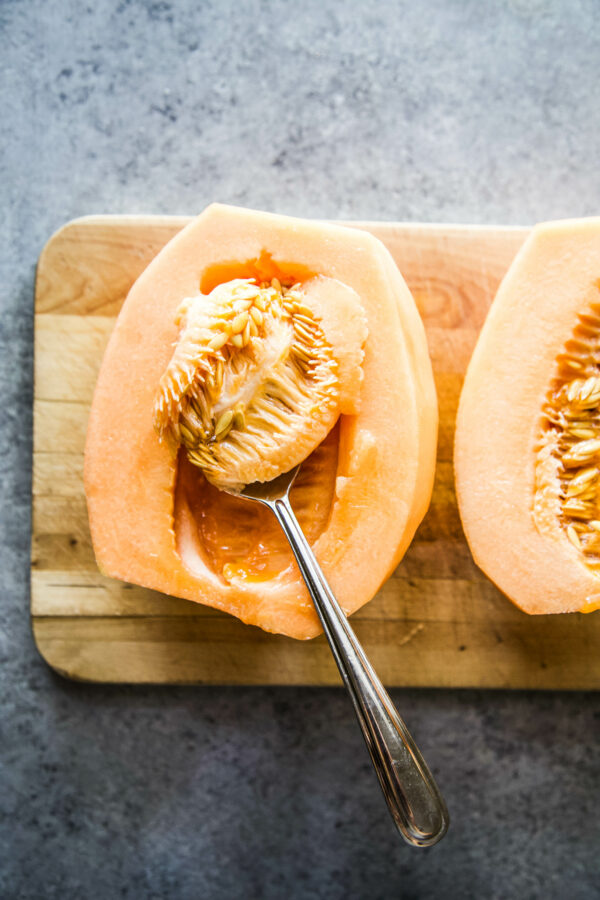 how to cut a cantaloupe