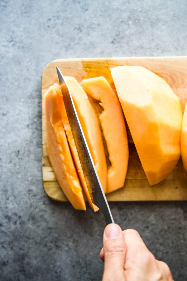 how to cut a cantaloupe