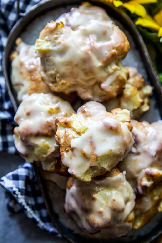 air fryer apple fritters with vanilla glaze thecuriousplate.com.