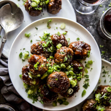 apple glazed beef meatballs www.thecuriousplate.com.