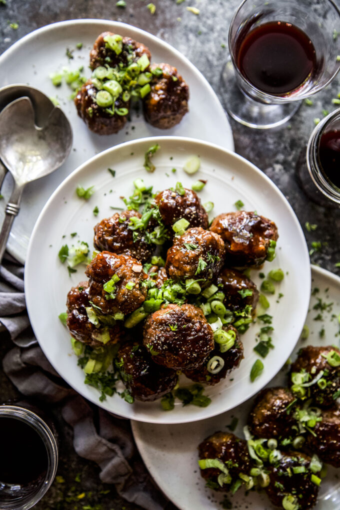 apple glazed beef meatballs www.thecuriousplate.com.