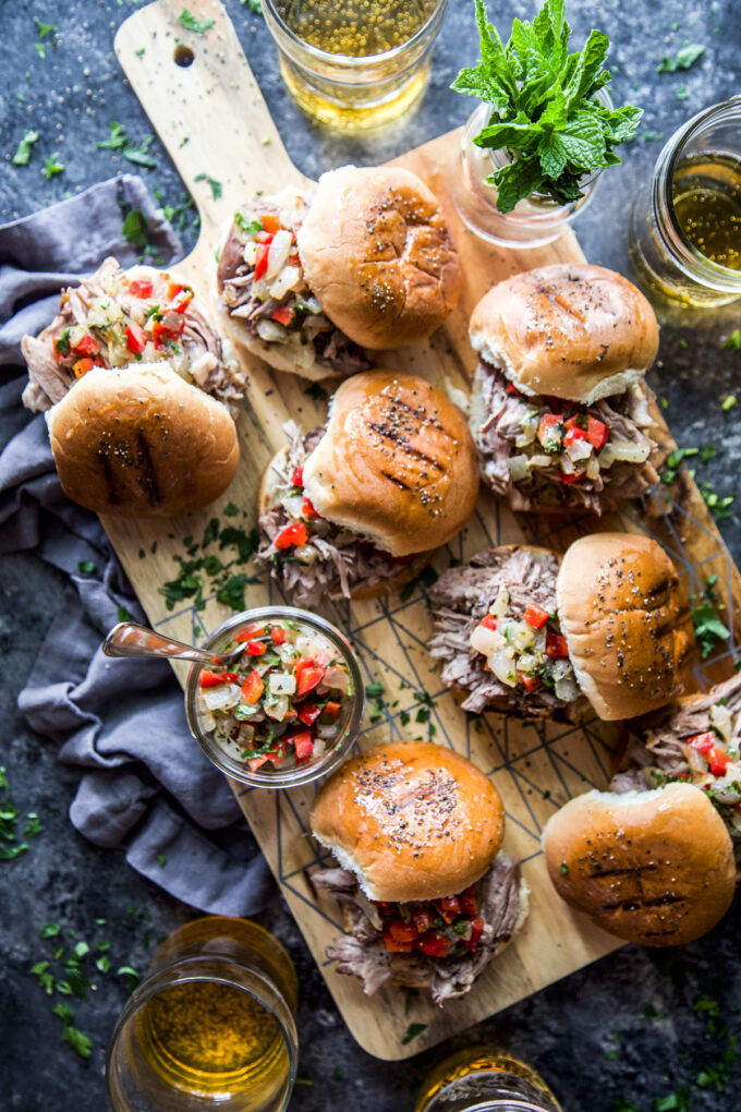 slow cooker shredded lamb sliders with pepper reslish www.thecuriousplate.com