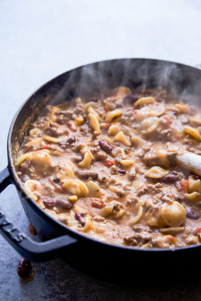 One-Pot Chili Mac & Cheese www.thecuriousplate.com.