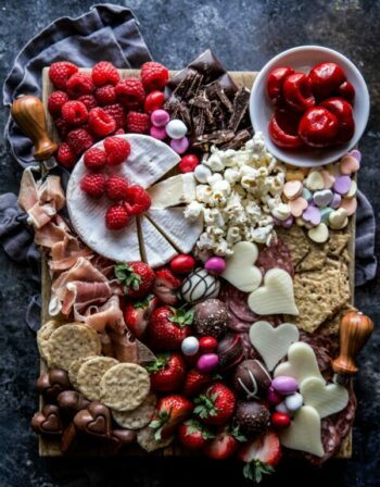 Valentines-Day-Charcuterie-Board