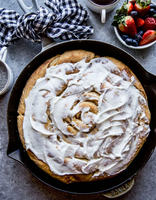 giant-skillet-cinnamon-roll-