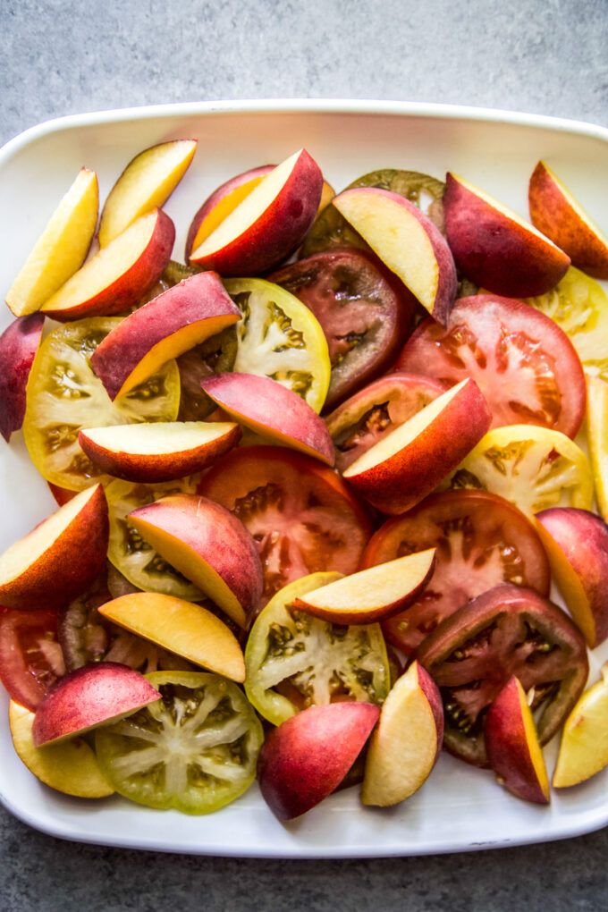 Tomato, Peach, & Burrata Salad with Hot Honey Sauce www.thecuriousplate.com