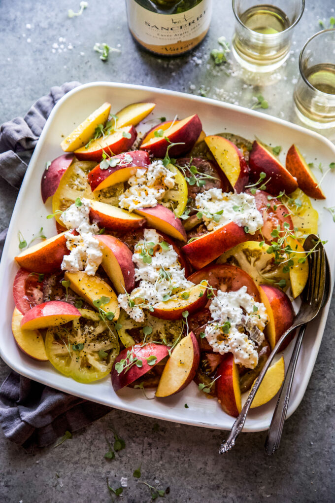 Tomato, Peach, & Burrata Salad with Hot Honey Sauce www.thecuriousplate.com