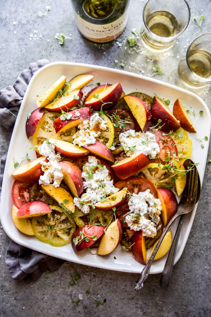 Tomato, Peach, & Burrata Salad with Hot Honey Sauce www.thecuriousplate.com