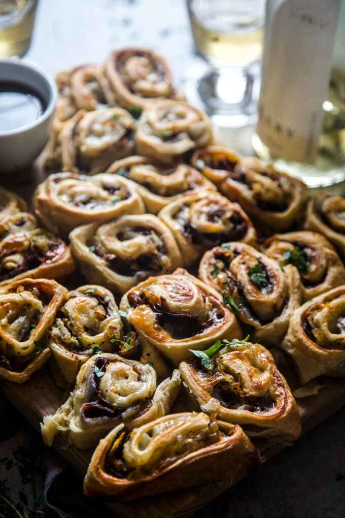 easy french dip pinwheels www.thecuriousplate.com