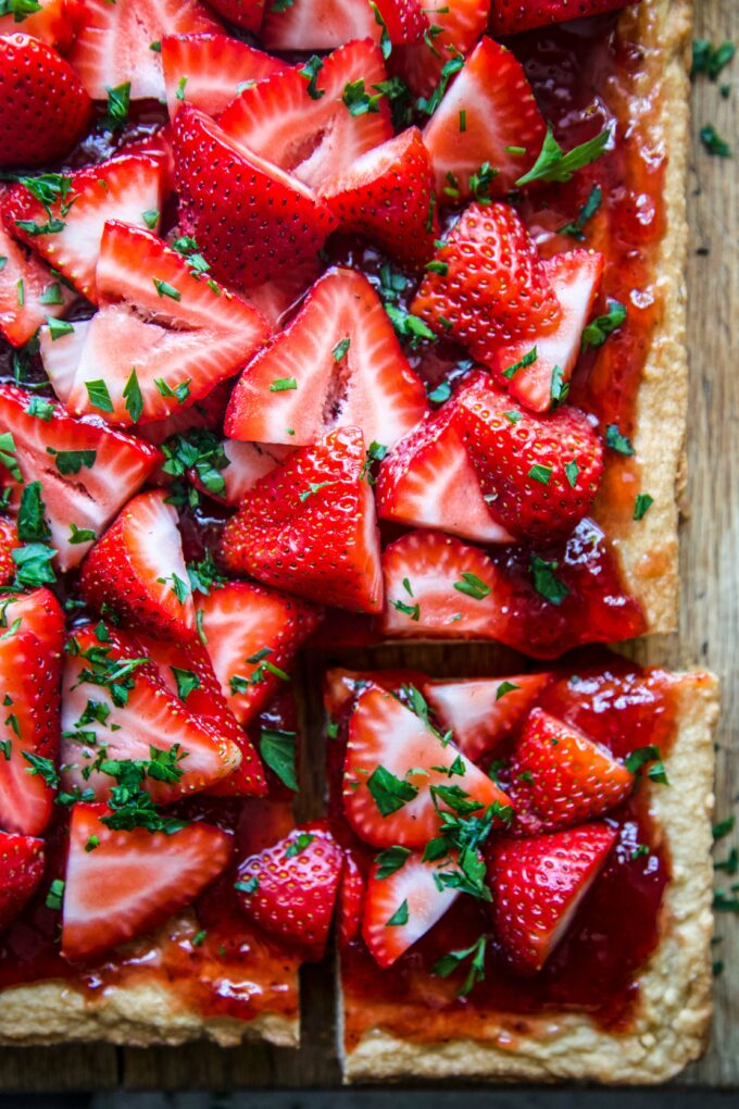 strawberry and peanut butter tart 