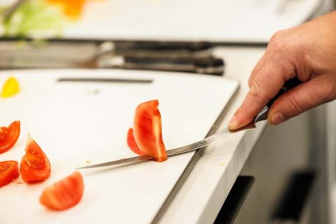 zwilling fish knife cutting a tomato