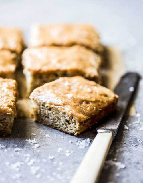 banana snack cake www.thecuriousplate.com